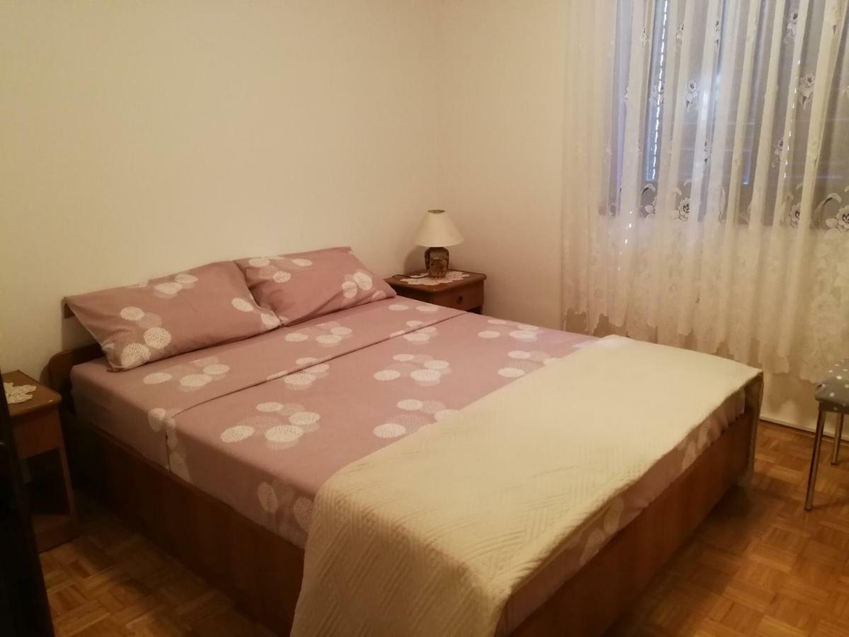 Apartment Koruna 1 Pula Bagian luar foto