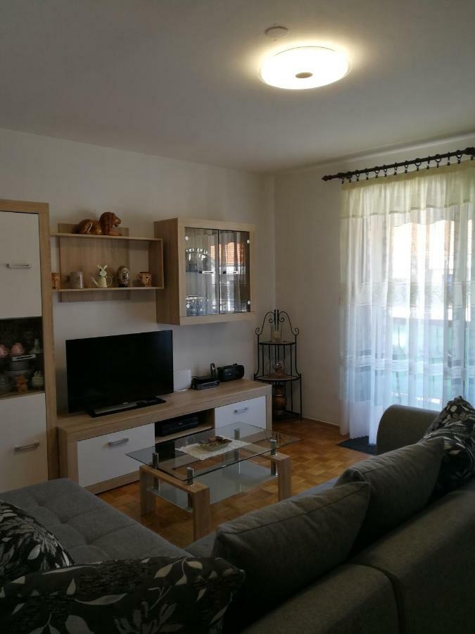 Apartment Koruna 1 Pula Bagian luar foto