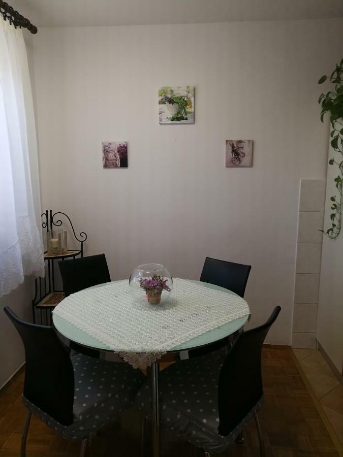 Apartment Koruna 1 Pula Bagian luar foto